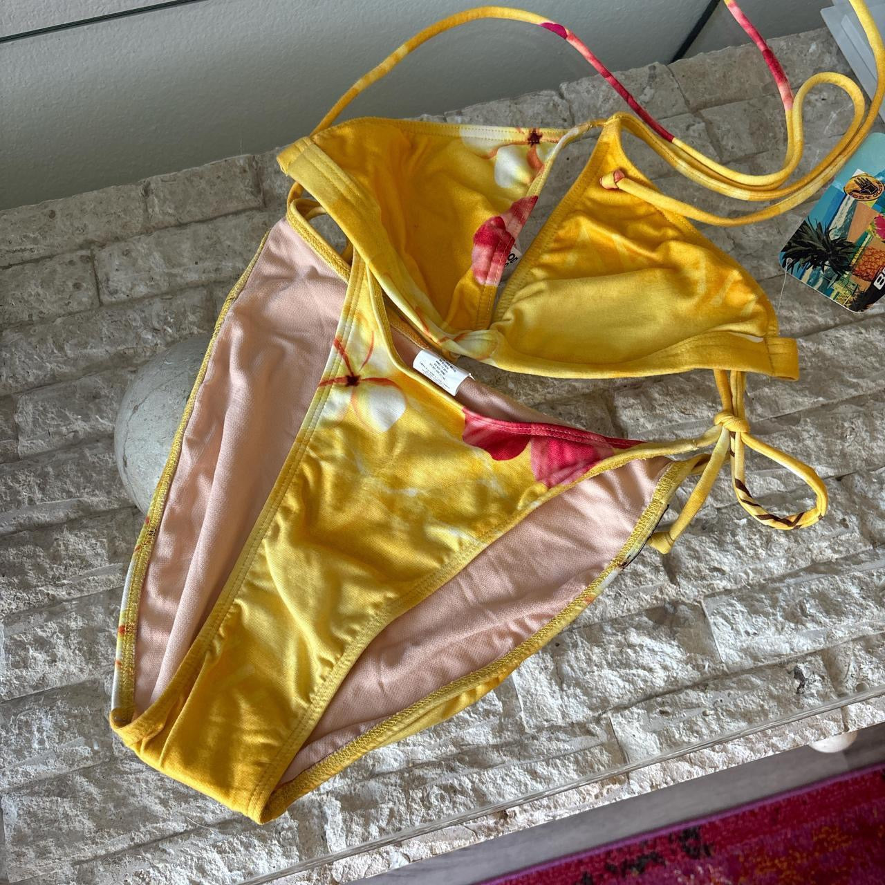 Vintage 90’s Body Glove yellow hibiscus print set